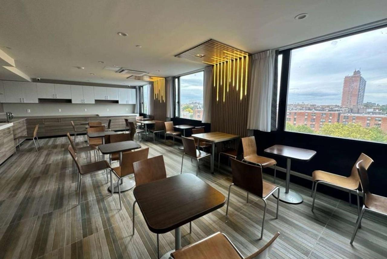 Days Inn By Wyndham Brooklyn Eastern Parkway New York Extérieur photo