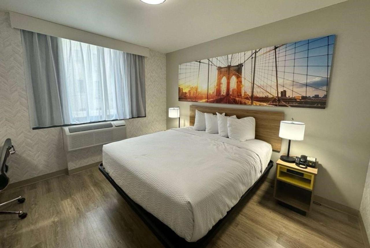 Days Inn By Wyndham Brooklyn Eastern Parkway New York Extérieur photo